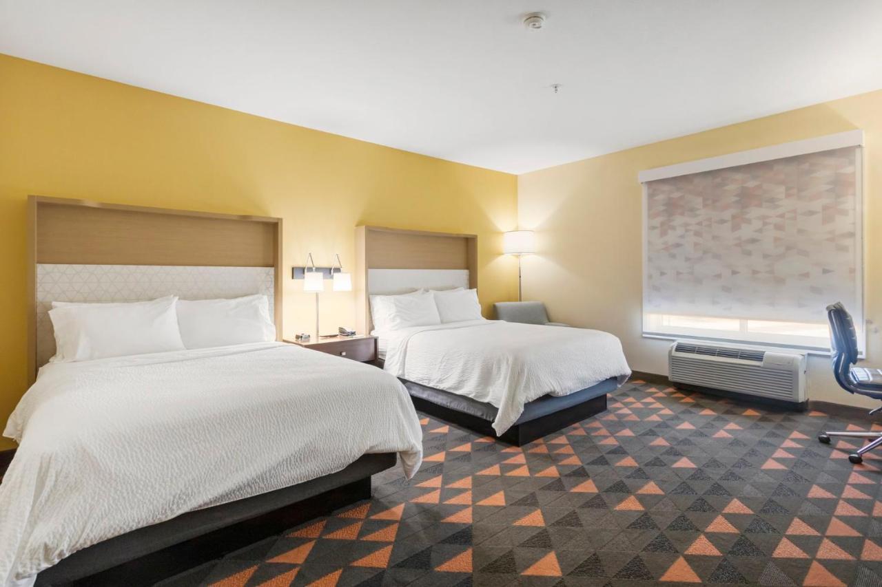 Holiday Inn Hotel & Suites Waco Northwest By Ihg Беллмид Экстерьер фото