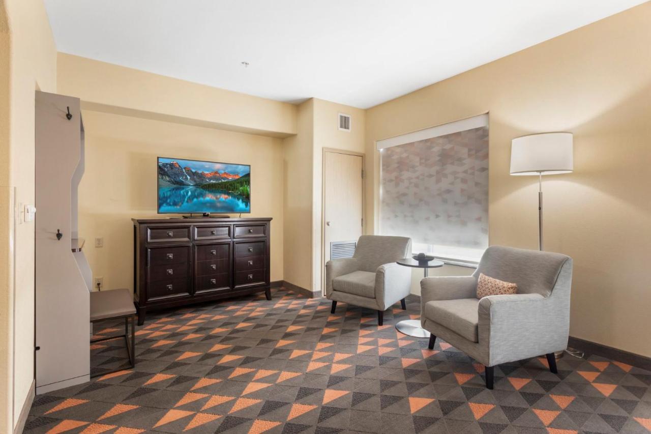 Holiday Inn Hotel & Suites Waco Northwest By Ihg Беллмид Экстерьер фото