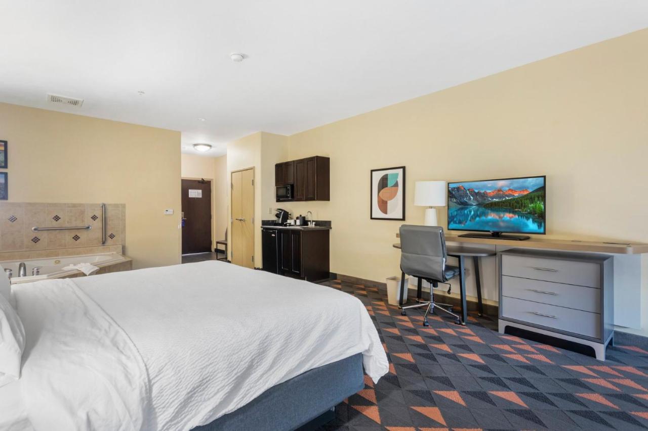 Holiday Inn Hotel & Suites Waco Northwest By Ihg Беллмид Экстерьер фото