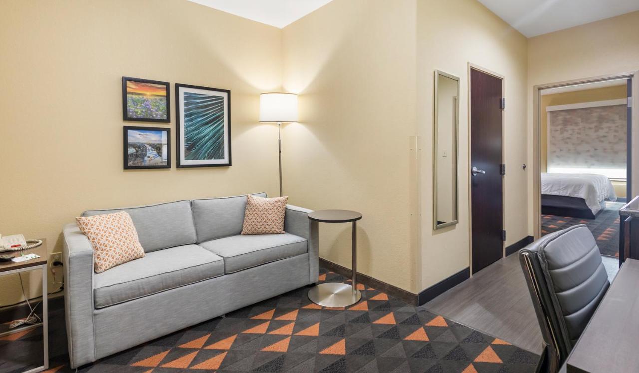 Holiday Inn Hotel & Suites Waco Northwest By Ihg Беллмид Экстерьер фото